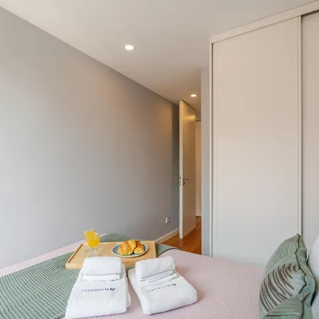 Stylish & Bright By Hostwise