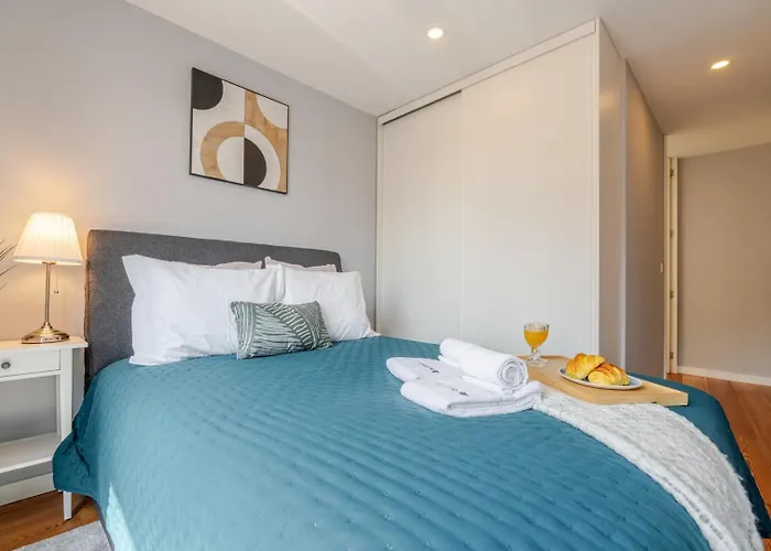 Stylish & Bright By Hostwise Porto